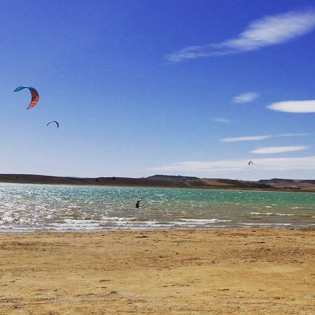 Domingo de kite en el pantano.#kitesurf #madrid #domingo #pantano #planesenmadrid #weekend