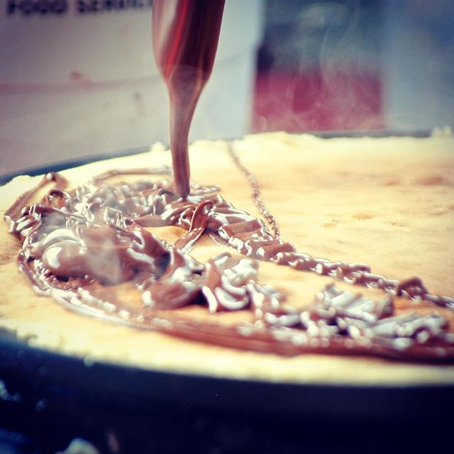 Mmmm una crepe de Nutella?? 😛 los esperamos hoy en el October Fest de La Moraleja Green a partir de las 6 pm!!! #oktoberfest #2beerstreetfoodfestival #MoralejaGreen #crepes #beerfest @moralejagreen